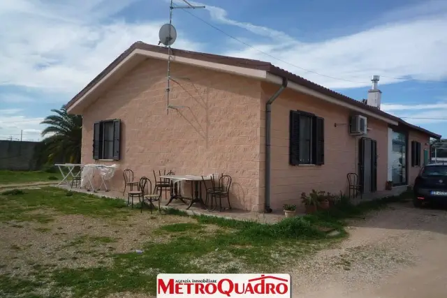 Villa in Viale Alfonso I d'Aragona, Foggia - Foto 1