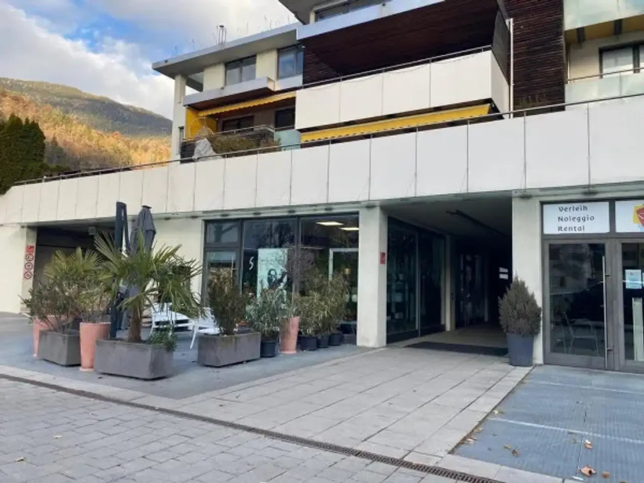 Negozio in Viale Mozart, Bressanone, {3} - Foto 1