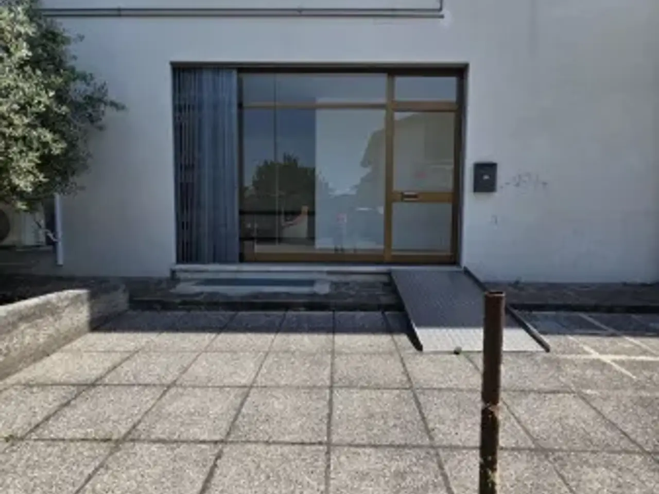 Negozio in Via Ippolito Nievo 9, Romano D'Ezzelino, {3} - Foto 1