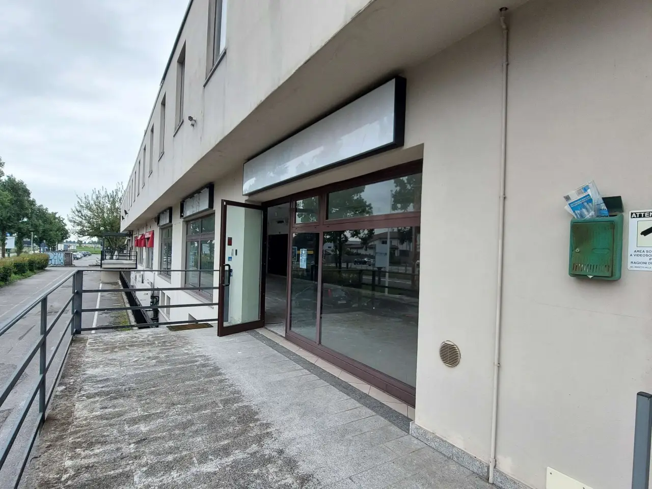 Negozio in Via Torino  34, Cernusco Sul Naviglio, {3} - Foto 2