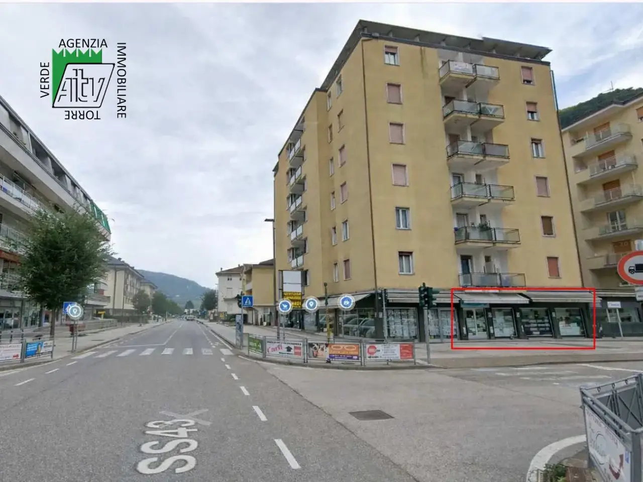 Negozio in Mezzolombardo Via Arturo De Varda, Mezzolombardo, {3} - Foto 1