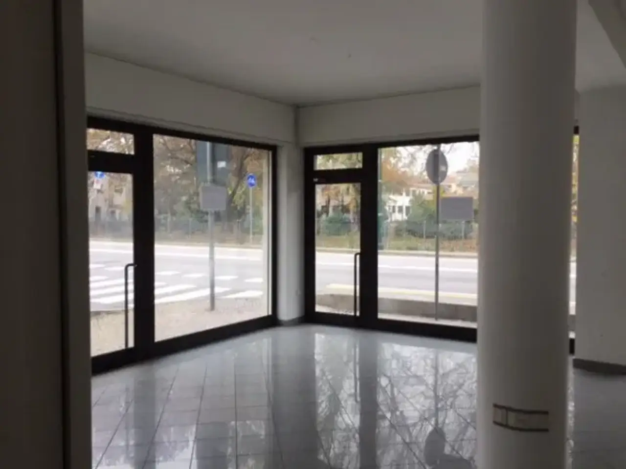 Negozio in Via Circonvallazione, Venezia, {3} - Foto 1
