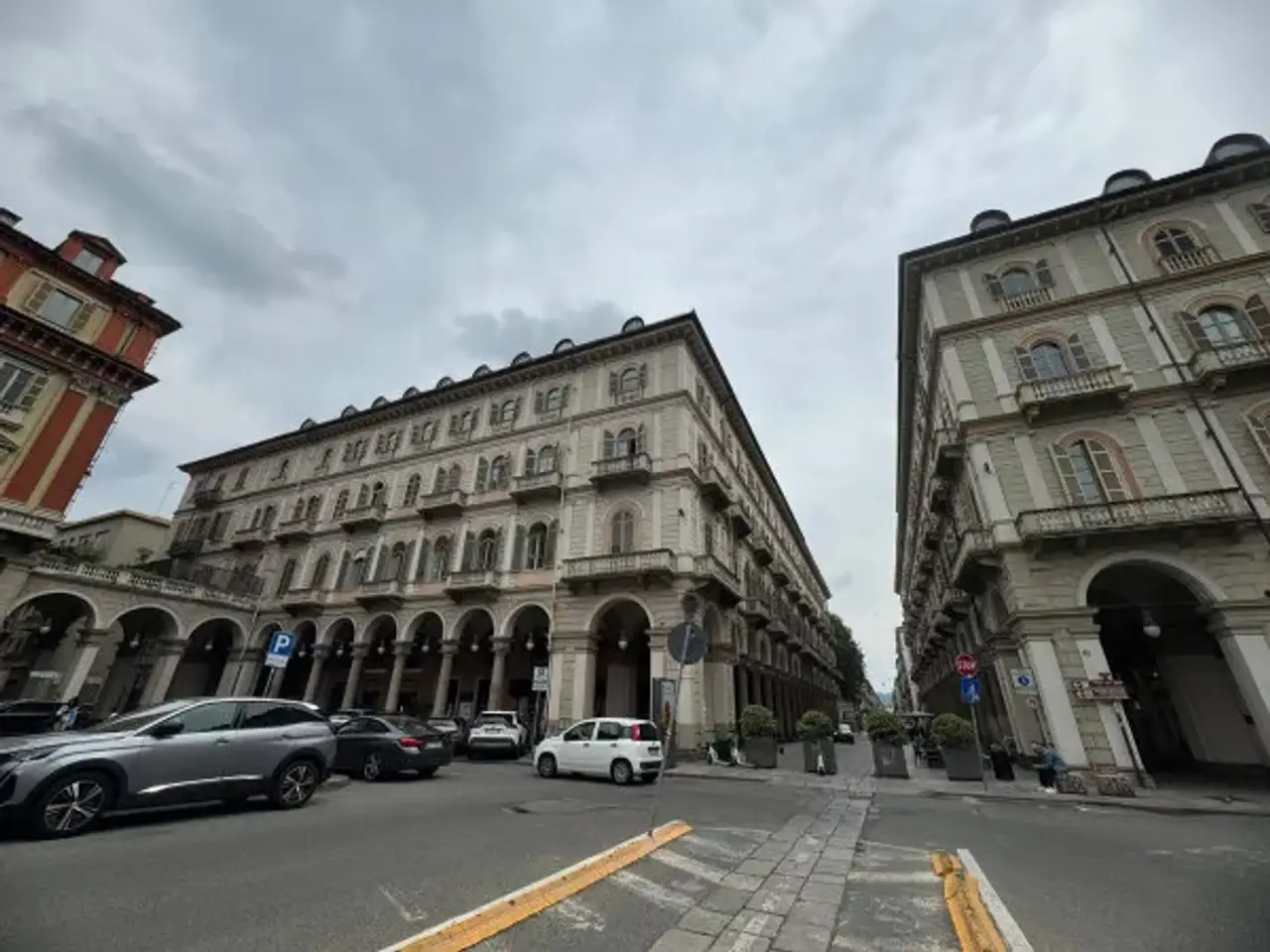 Gelateria in Piazza Statuto 1, Torino, {3} - Foto 1