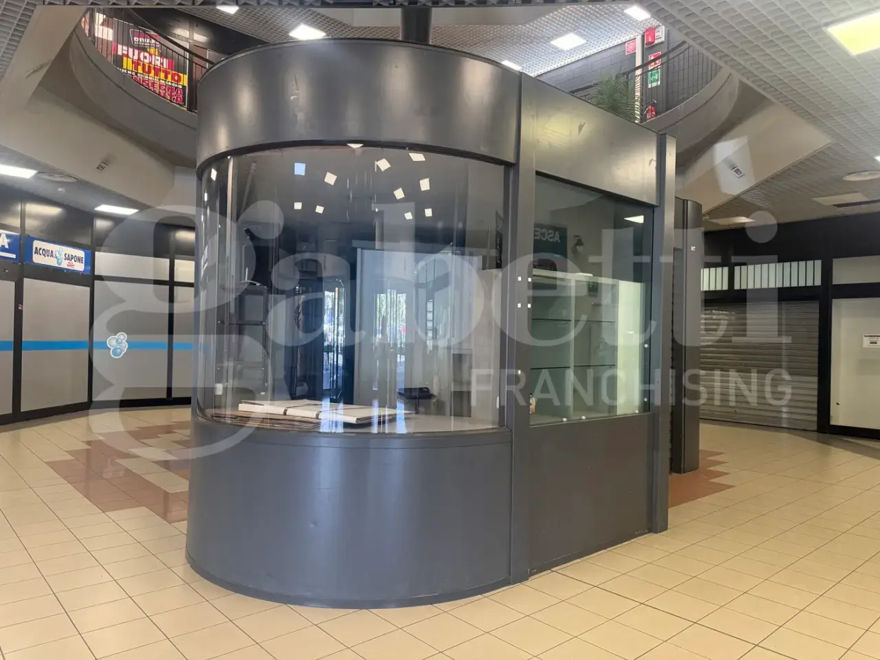 Negozio in Via Trieste Snc, Erba, {3} - Foto 2