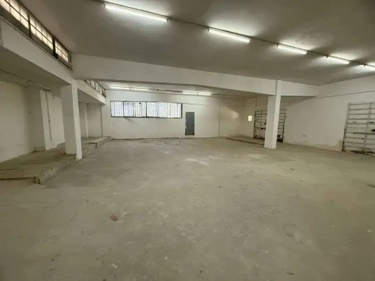 Negozio in Calata Capodichino, Napoli, {3} - Foto 2