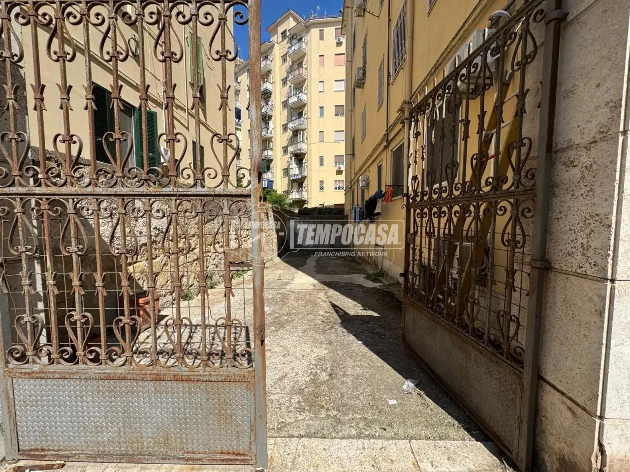 Magazzino in Via Enea, Napoli, {3} - Foto 2