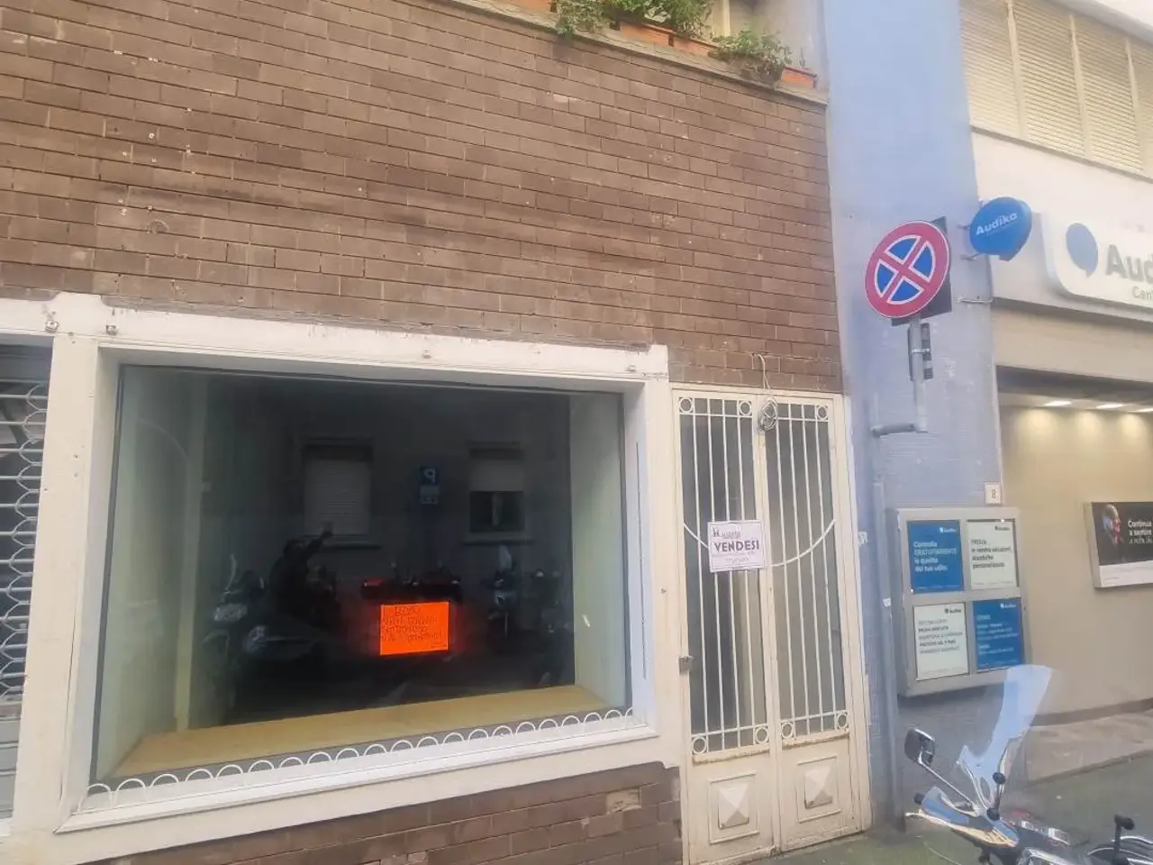 Locale commerciale in  Livorno, Livorno, {3} - Foto 2