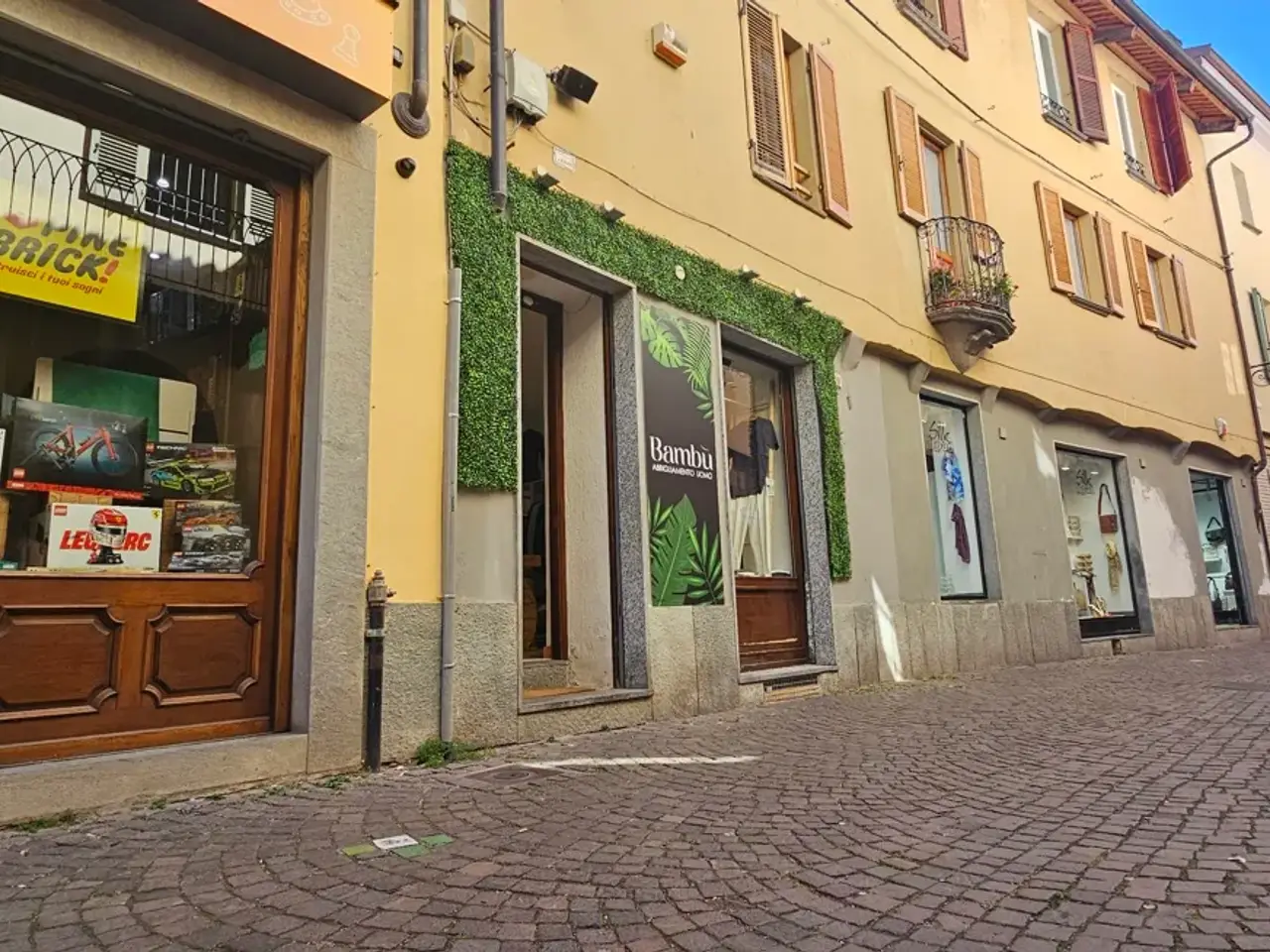 Esercizio commerciale in Via del Pino 24, Pinerolo, {3} - Foto 2