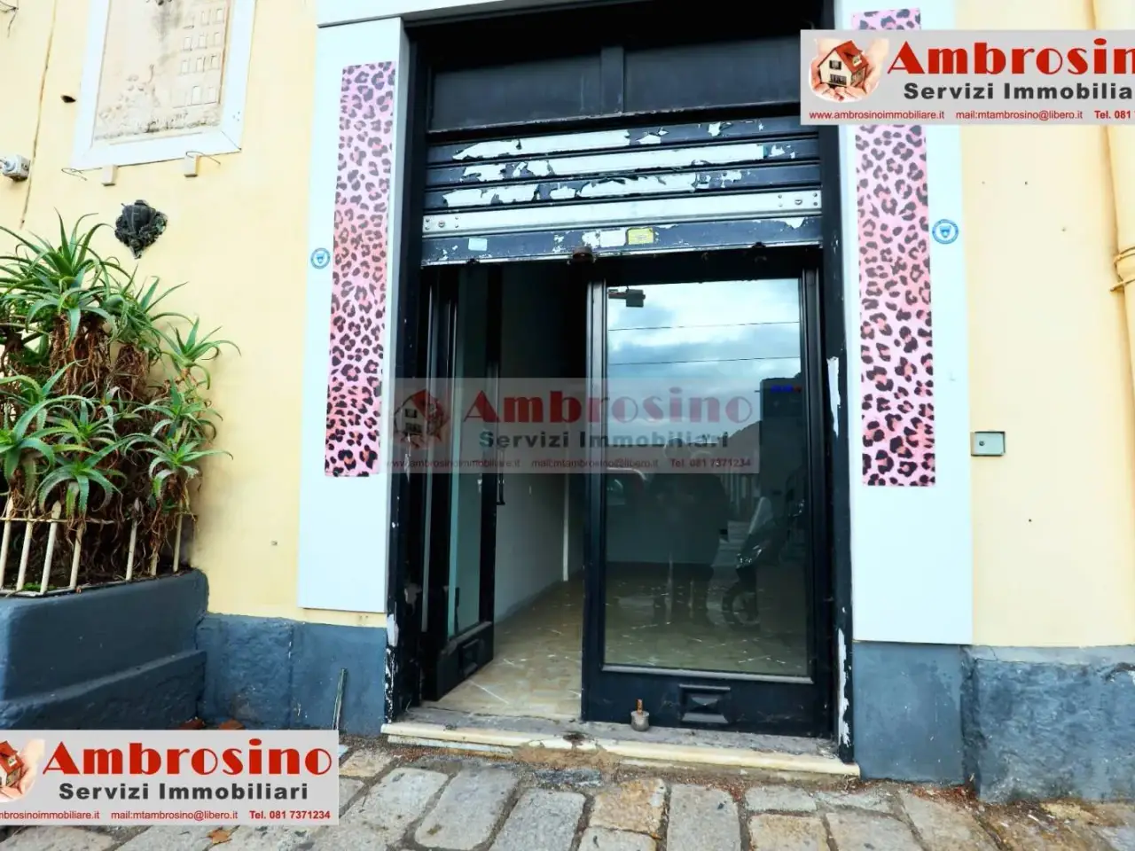 Locale commerciale in Via Nuova Poggioreale 53, Napoli, {3} - Foto 1