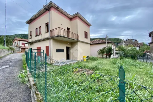 Detached house in Via Madonna della Tosse 15, Vittorio Veneto - Photo 1