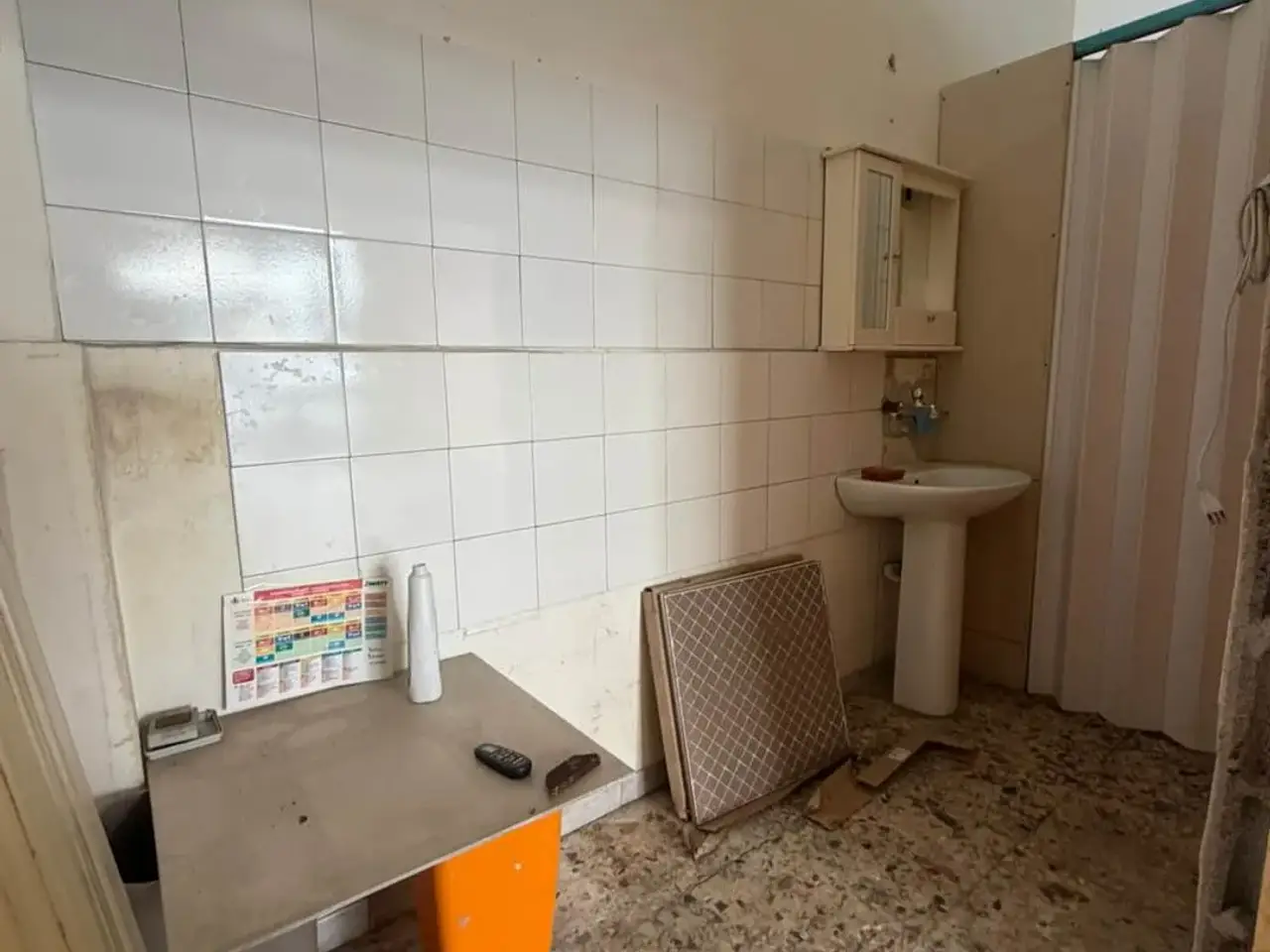 Negozio in Via Lenin Nicolaj, Misterbianco, {3} - Foto 2