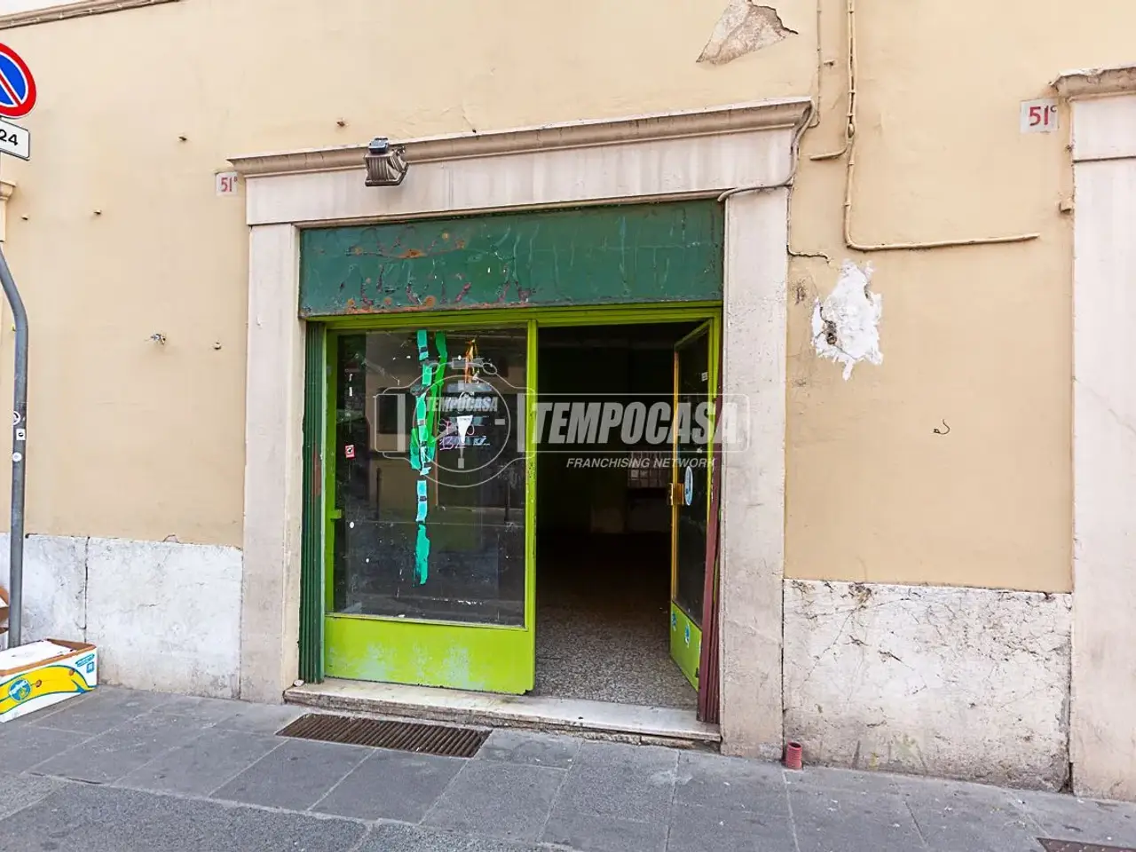 Negozio in Contrada del Carmine 51, Brescia, {3} - Foto 2
