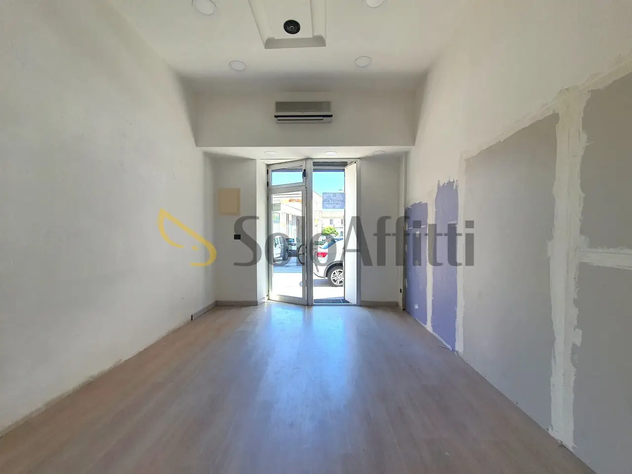 Negozio in Via Tommaso Gullì 9, Catanzaro, {3} - Foto 1