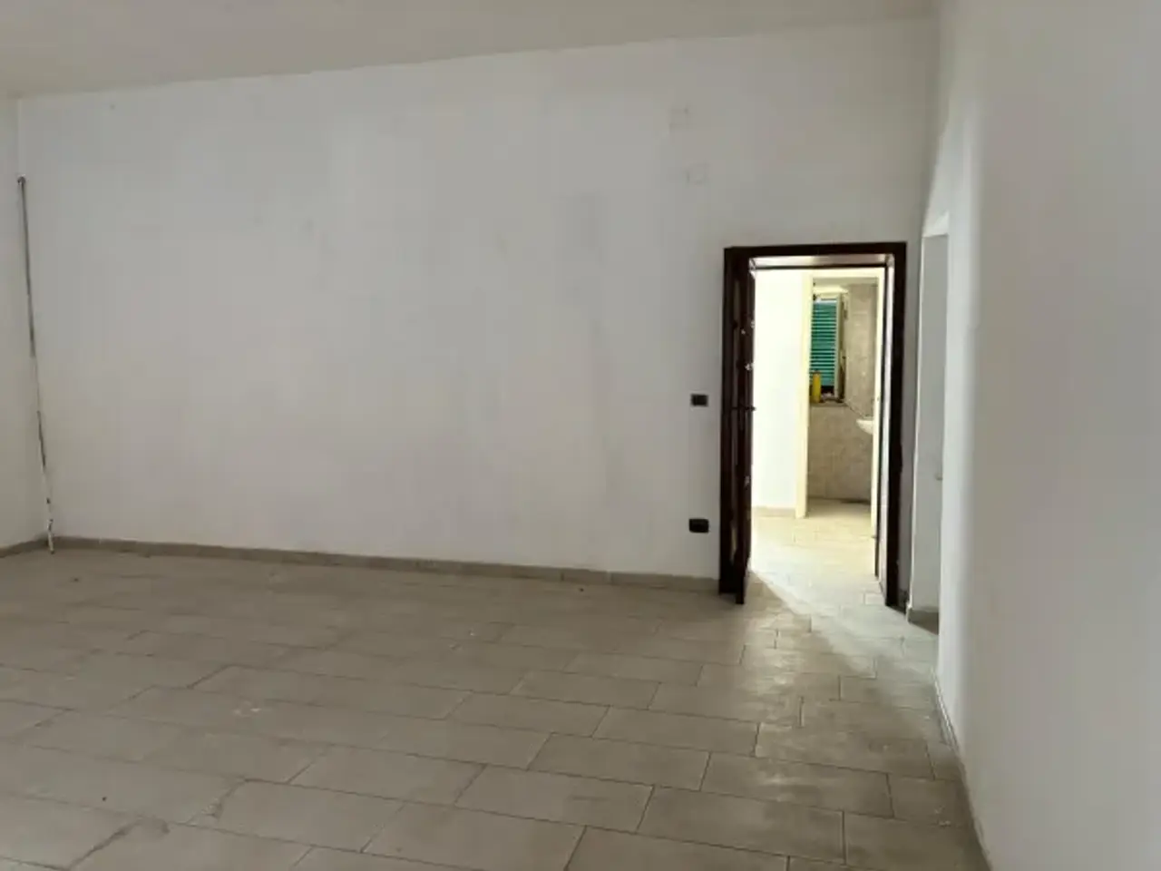 Negozio in Via Napoli, Casalnuovo di Napoli, {3} - Foto 1