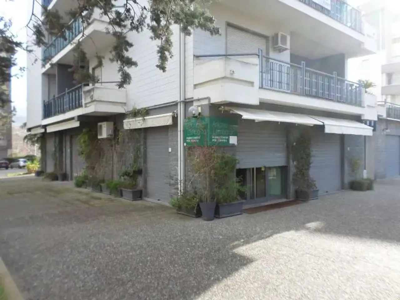 Negozio in Via Crati, 87036, Rende, Rende, {3} - Foto 1