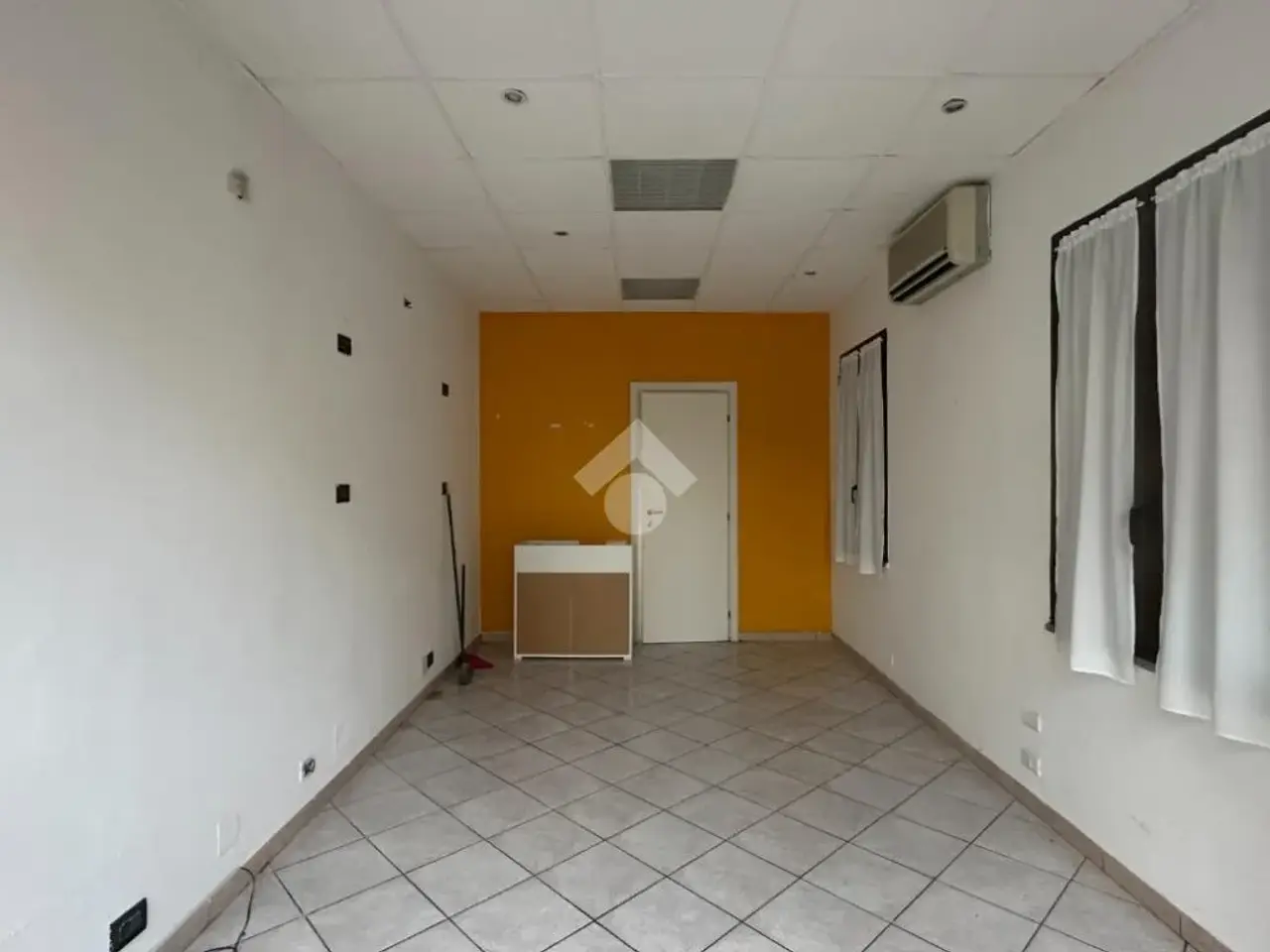 Negozio in Via Manzoni 7, Novi Ligure, {3} - Foto 1