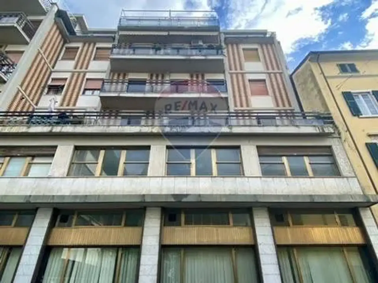 Negozio in Via d'Azeglio 3, Carrara, {3} - Foto 1
