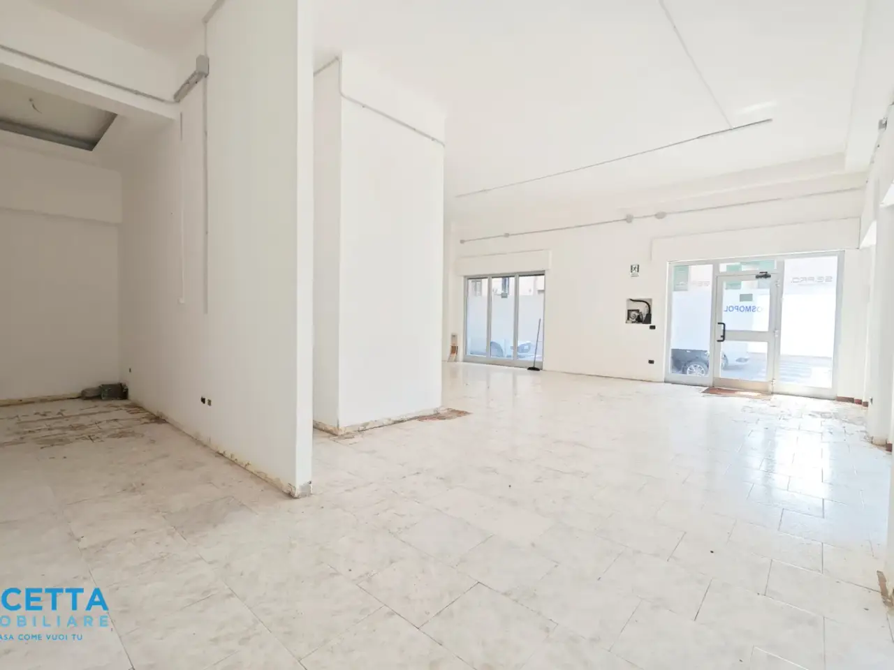 Negozio in Via Duca di Genova 50, Taranto, {3} - Foto 2