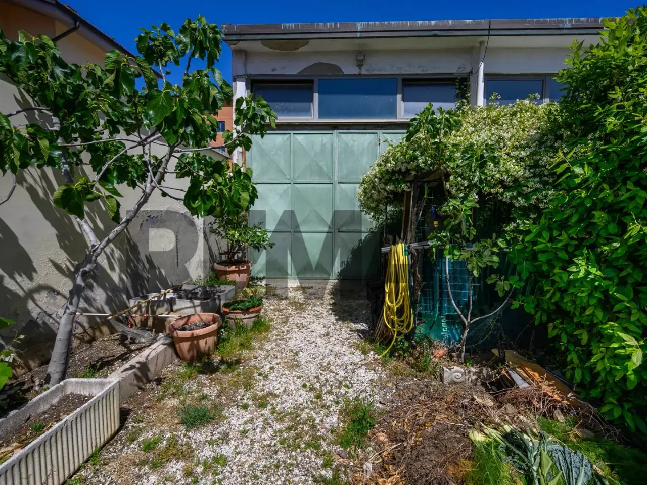Negozio in Via Vecchia del Picchianti 32, Livorno, {3} - Foto 2