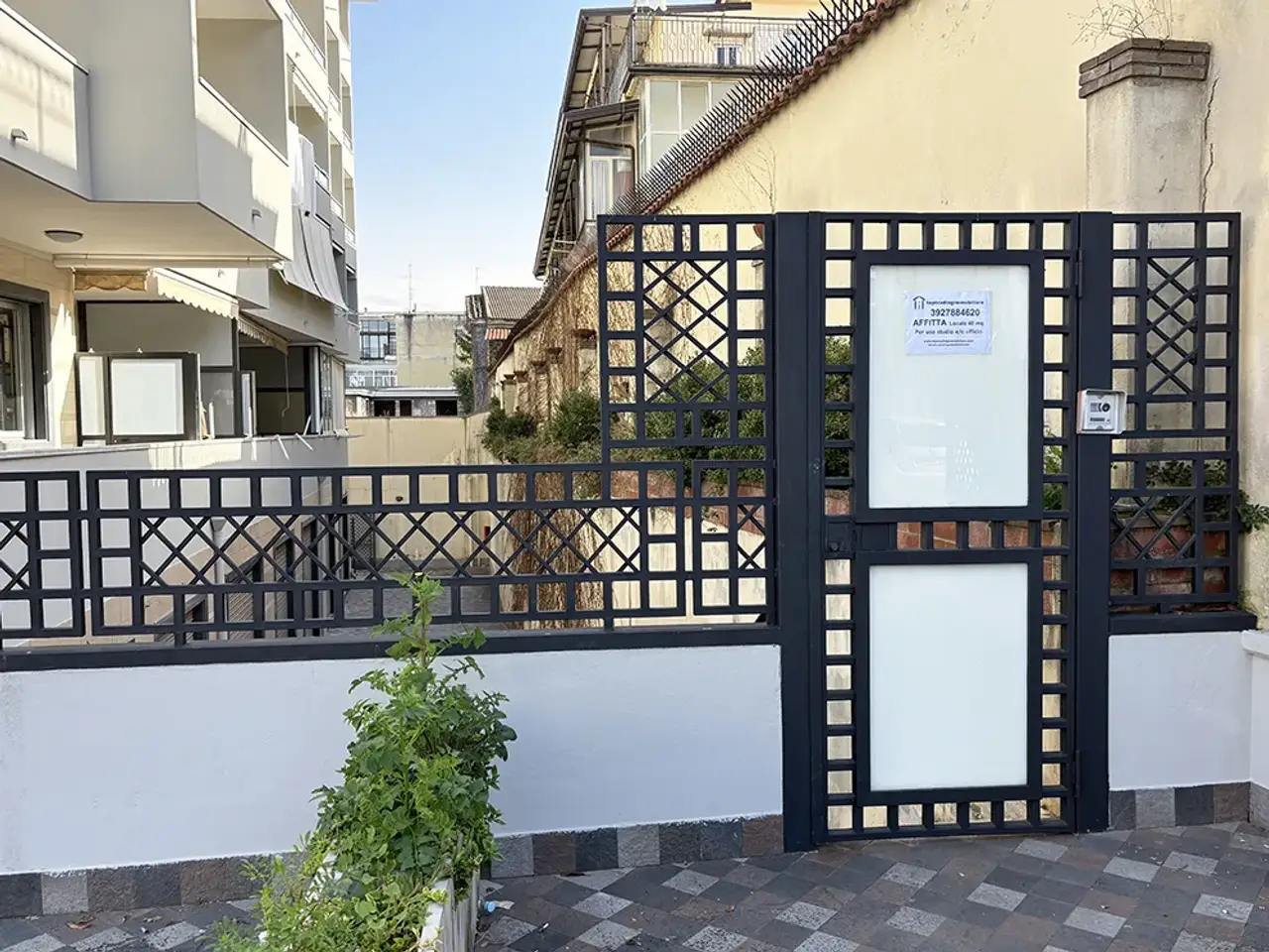 Ufficio in Via Quinto Orazio Flacco, Aversa, {3} - Foto 1
