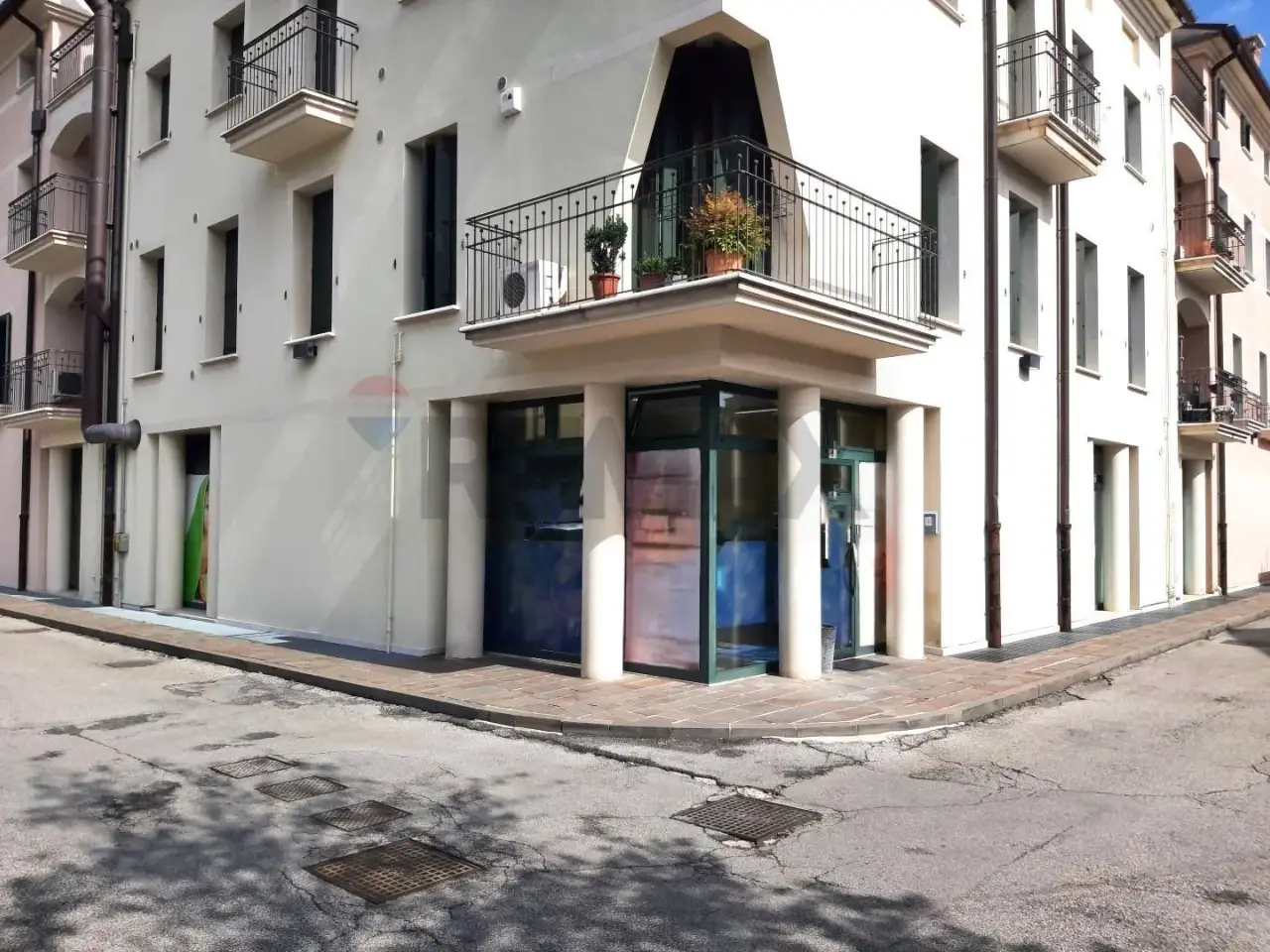 Negozio in , Cornuda, {3} - Foto 1