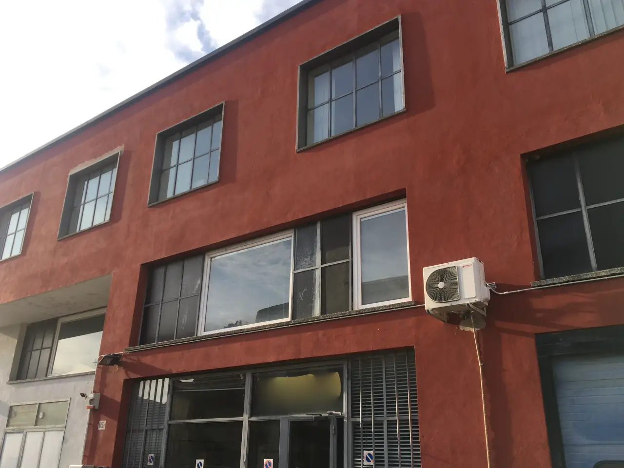 Negozio in Via Primo Maggio, 29121 Piacenza Pc, Italia, Piacenza, {3} - Foto 1