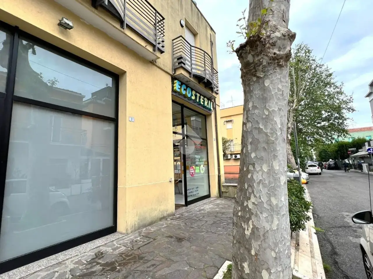 Negozio in Viale Antonio Locatelli 2, Rimini, {3} - Foto 1