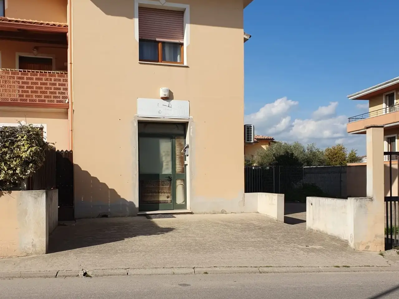 Palazzina commerciale in , Senorbì, {3} - Foto 1