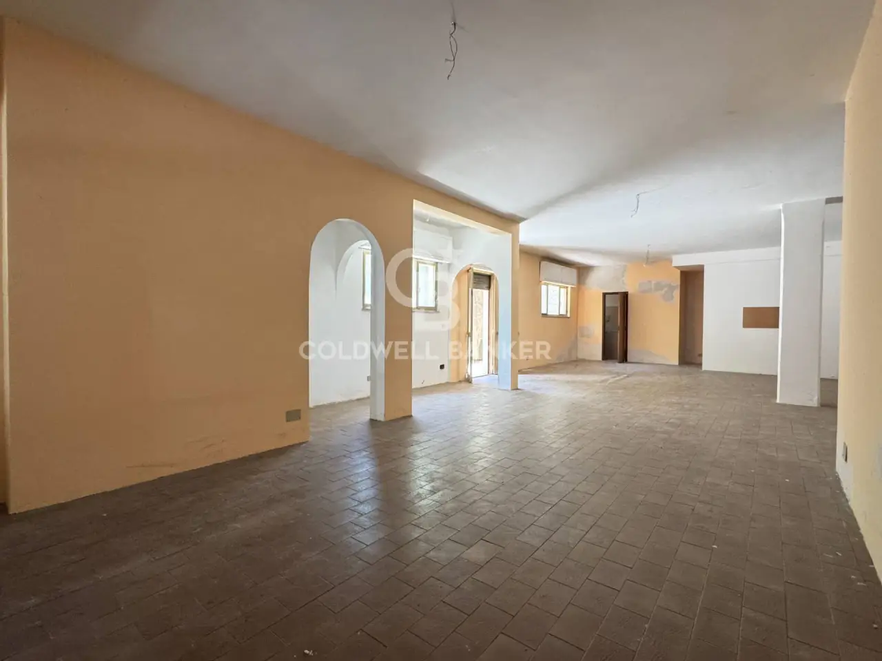 Negozio in Via Eugenio Criscione Lupis 71, Ragusa, {3} - Foto 2