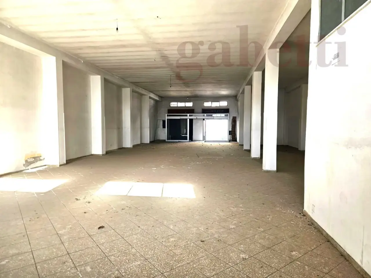 Negozio in Via Corsica, Copertino, {3} - Foto 2