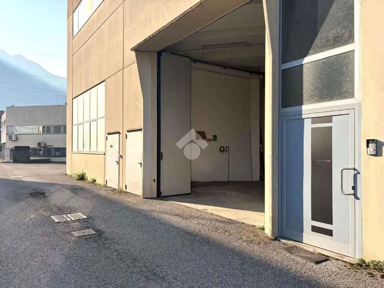 Capannone in Via Bosco del Pomo, Costa Volpino, {3} - Foto 2