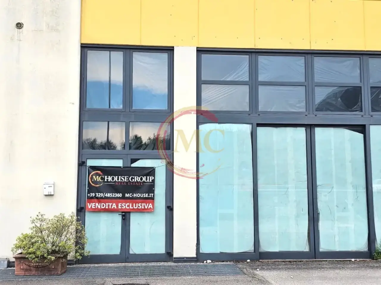 Magazzino in Via Aldo Moro 1, Arco, {3} - Foto 1