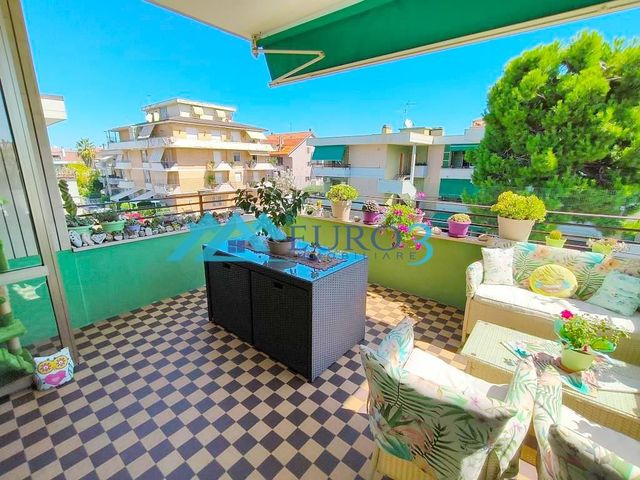 4-room flat in Via Ponza,44, Grottammare - Photo 1