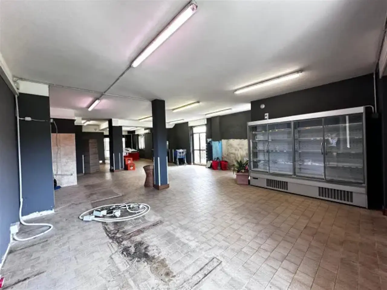 Negozio in Viale Europa, Serina, {3} - Foto 1