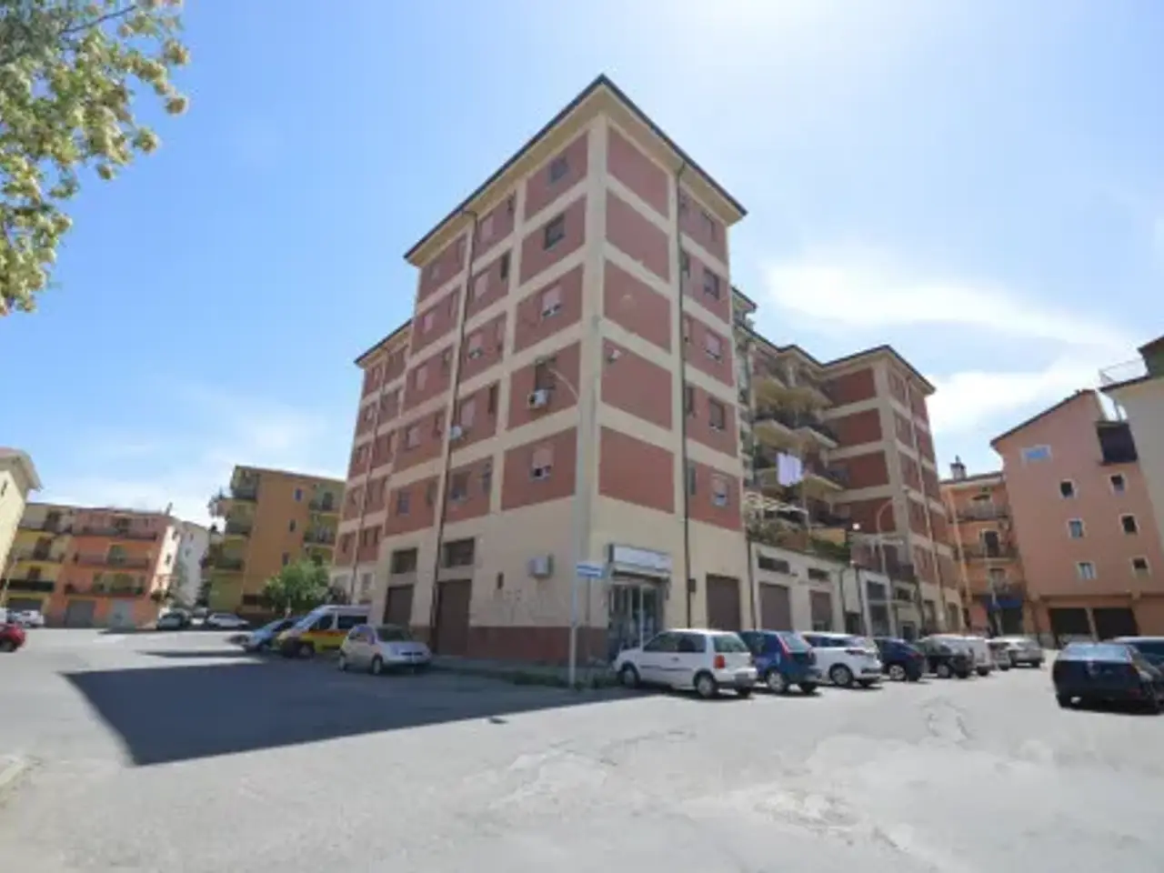 Locale commerciale in Corigliano-Rossano - Via Cassiodoro, 10, Corigliano-Rossano, {3} - Foto 1