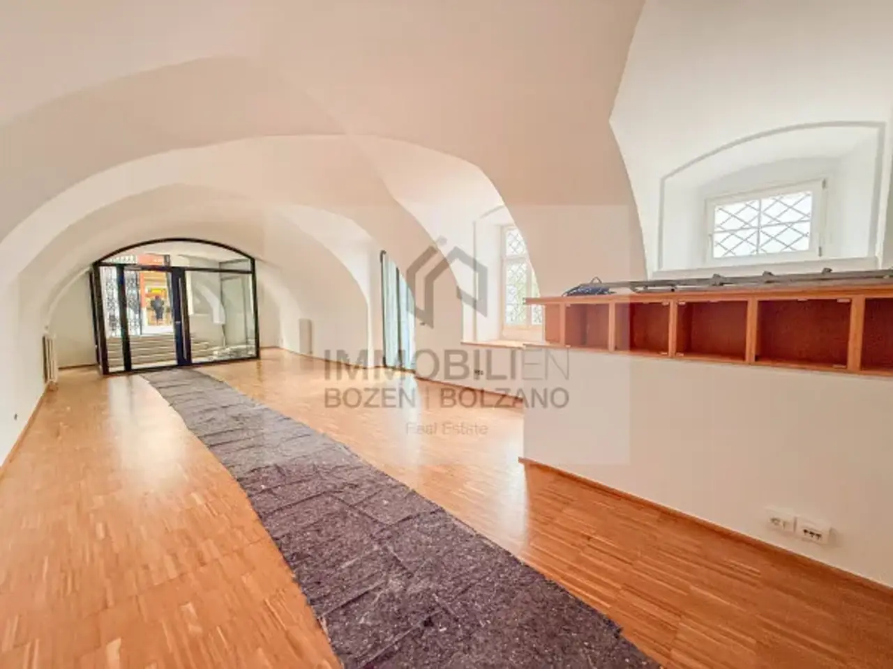 Negozio in Via dei Bottai 32, Bolzano, {3} - Foto 2