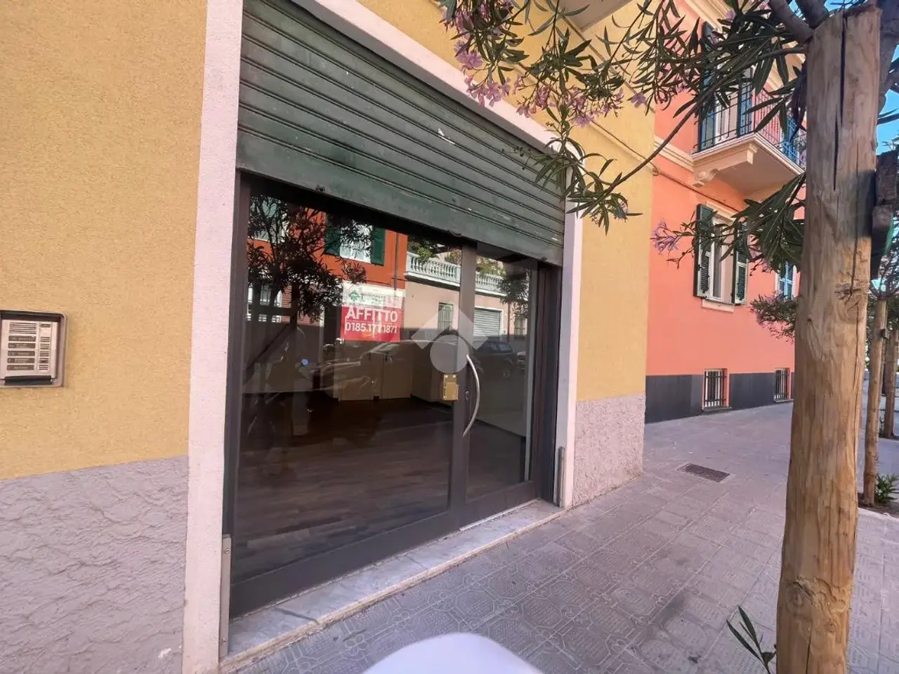 Negozio in Piazza Generale Negri di Sanfront, Chiavari, {3} - Foto 1