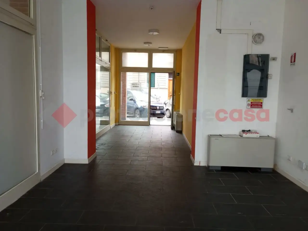 Negozio in Via Gabriele d'Annunzio, Firenze, {3} - Foto 1