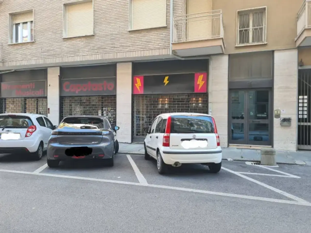 Negozio in Via Sebastiano Grandis 16, Cuneo, {3} - Foto 2