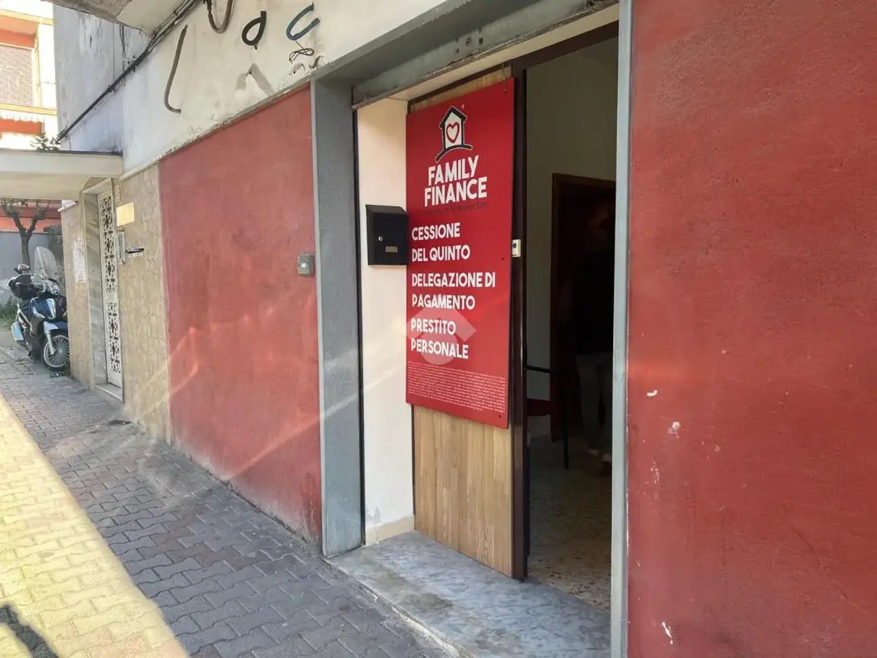 Negozio in Via Silvio Pellico 8, Casoria, {3} - Foto 1