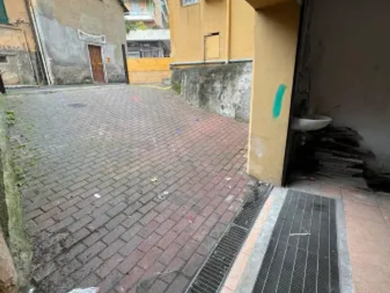 Magazzino in Via Elia Bernardini 3a, Genova, {3} - Foto 1