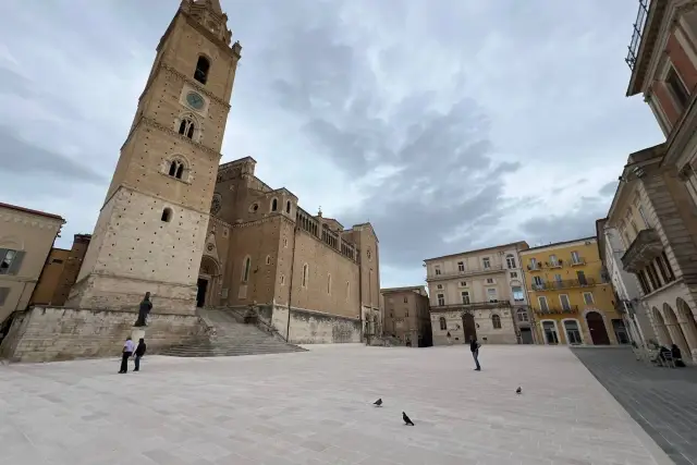 Negozio in Piazza San Giustino 5, Chieti - Foto 1