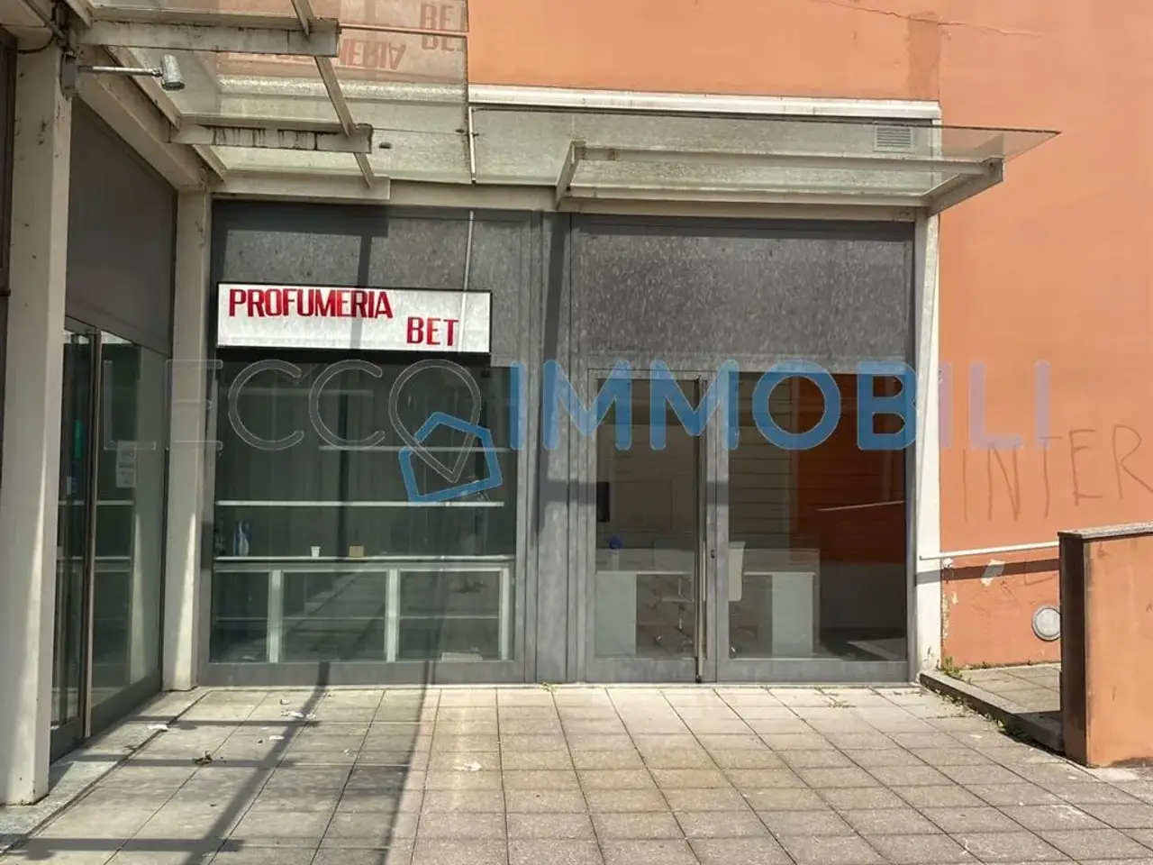 Negozio in Via Montegrappa 28, Lecco, {3} - Foto 2