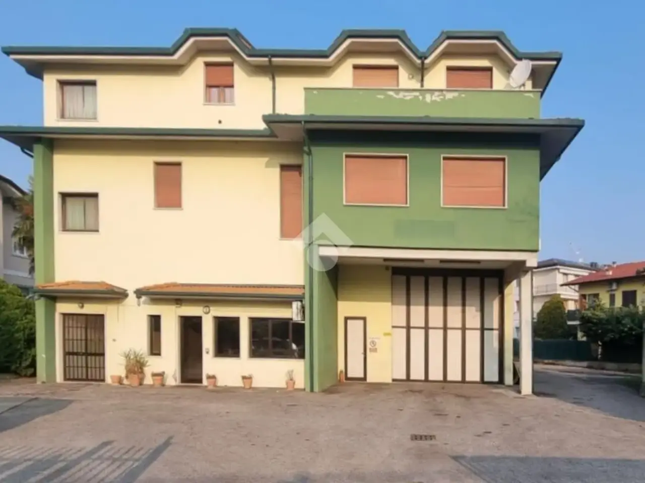 Palazzina commerciale in Via Quinzano 37, Castel Mella, {3} - Foto 1