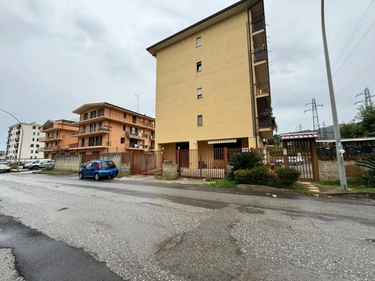 Officina in Via Gabriele Cianflone 5, Lamezia Terme, {3} - Foto 2