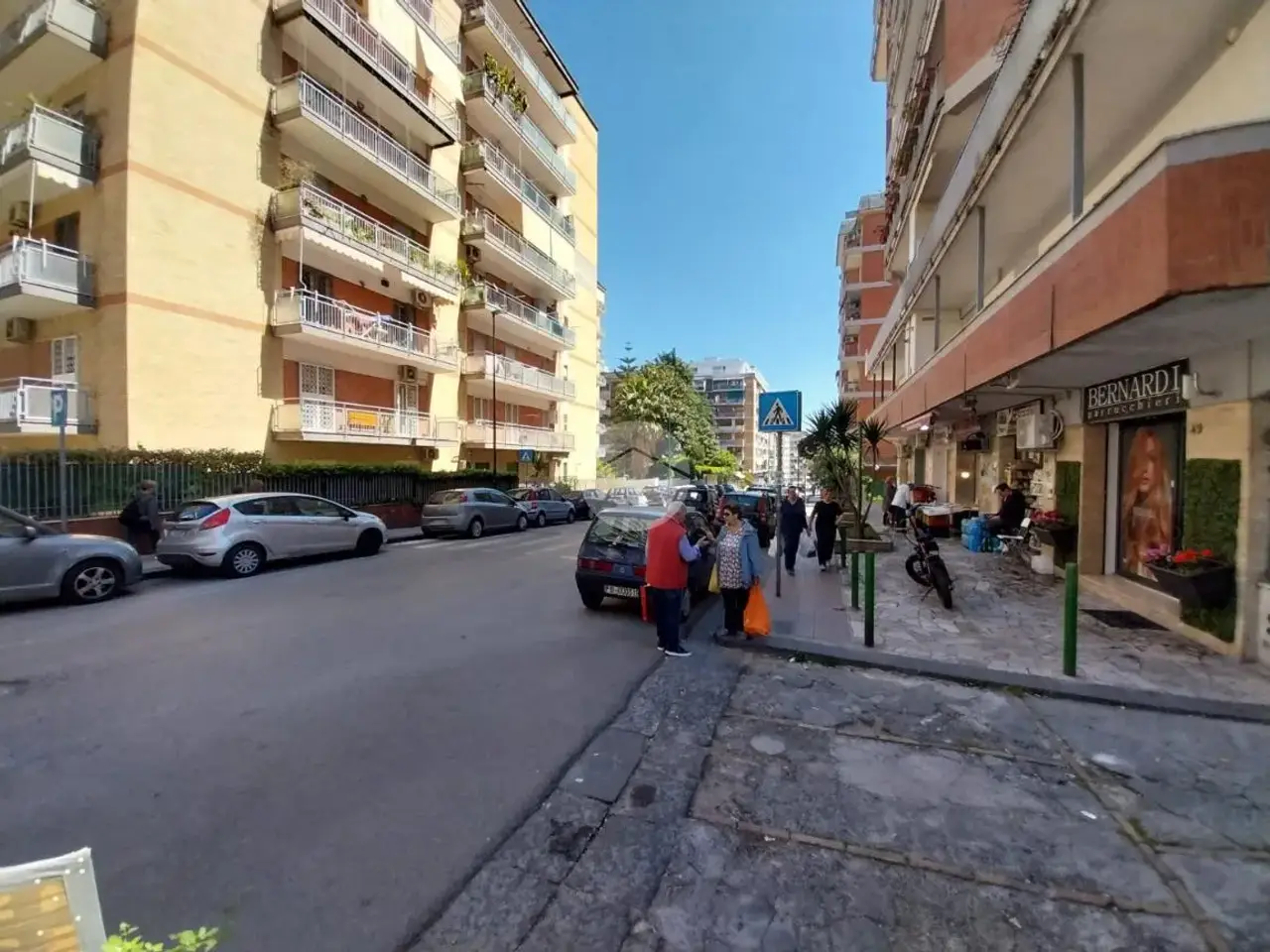 Negozio in Viale dei Pini 43, Napoli, {3} - Foto 1