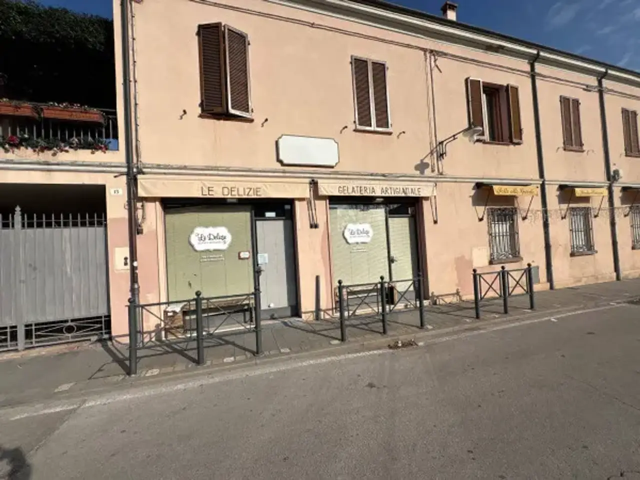 Negozio in Piazza Guglielmo Marconi, Santarcangelo Di Romagna, {3} - Foto 2