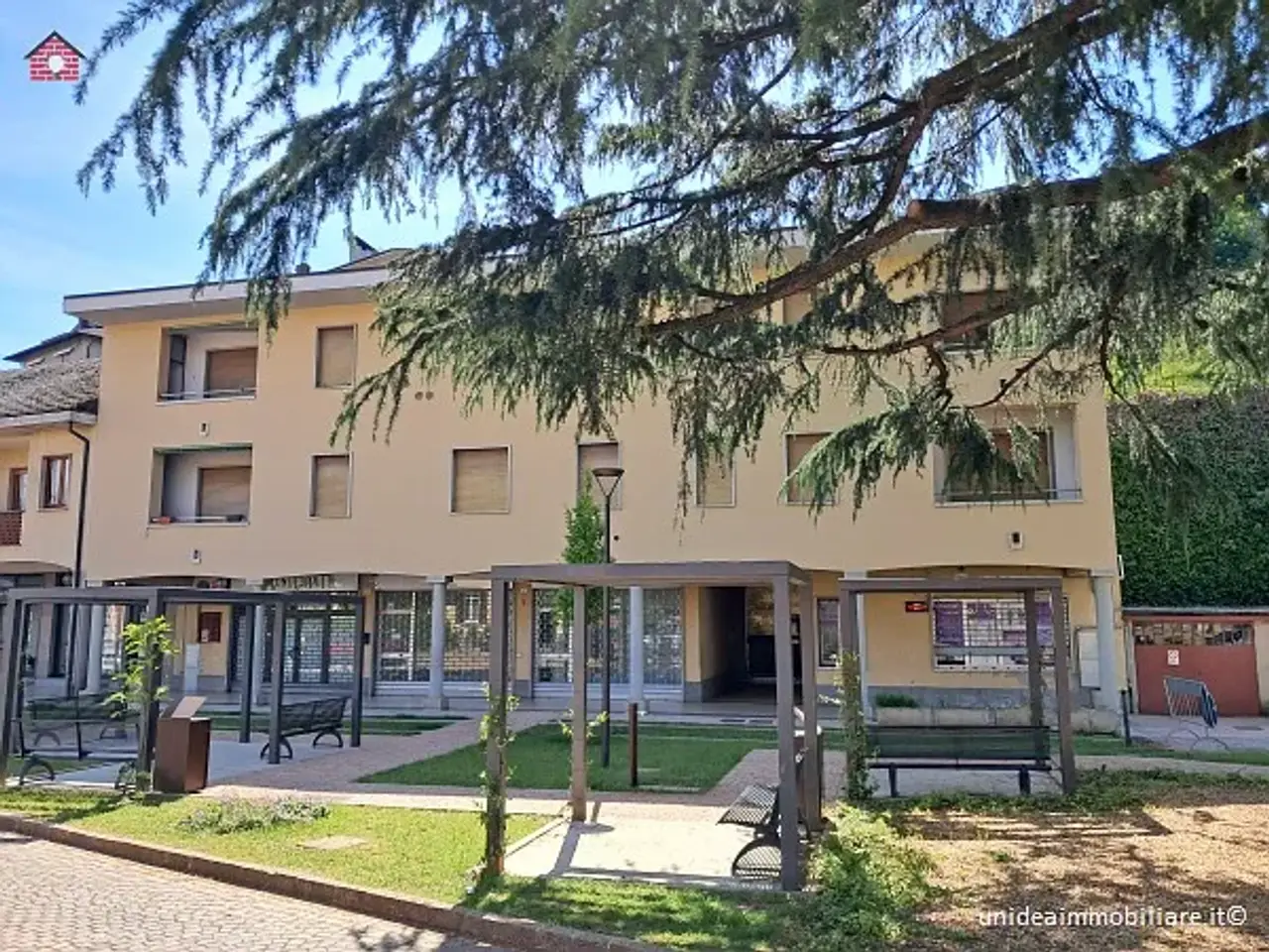 Fabbricato misto in Azzate, Varese, Lombardia, 21022, Italia, Azzate, {3} - Foto 1