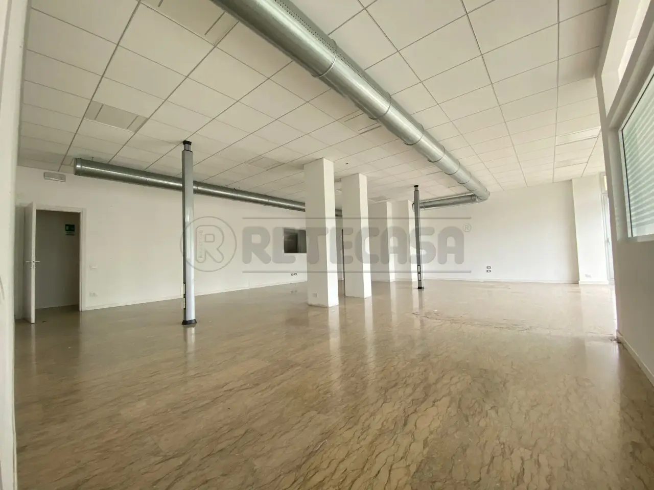 Palazzina commerciale in , Bassano Del Grappa, {3} - Foto 1
