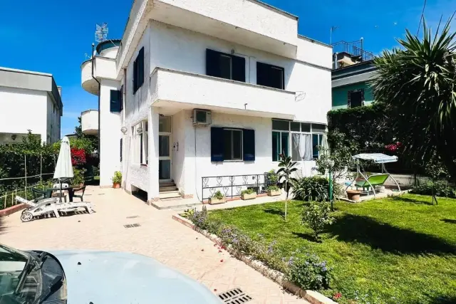 Villa in Via Lago Patria, Giugliano in Campania - Foto 1